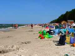 Jedna z nielicznych dziewiczych plaż w Polsce oddalona 30m od naszego ośrodka!